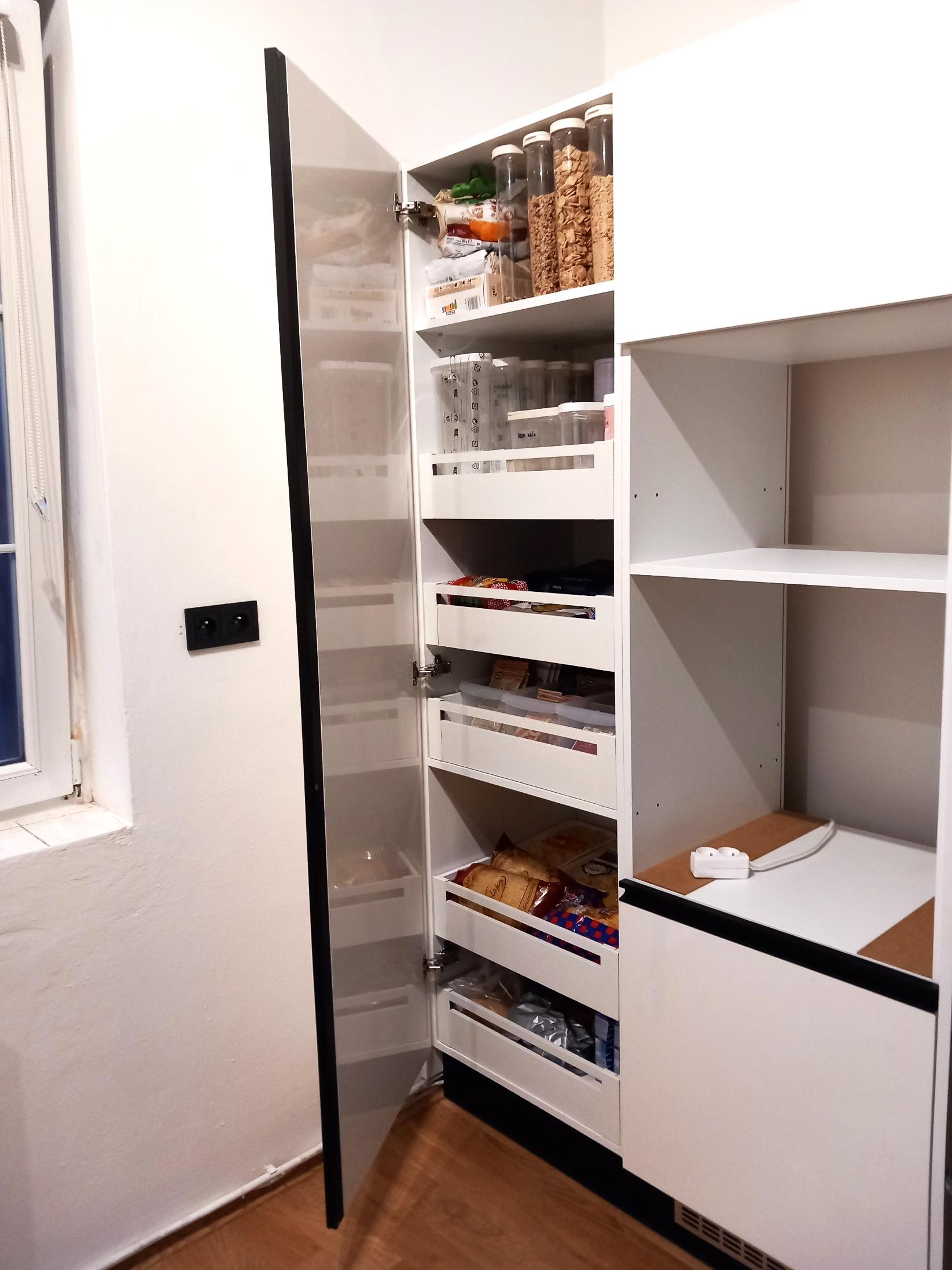 potravinová skříň